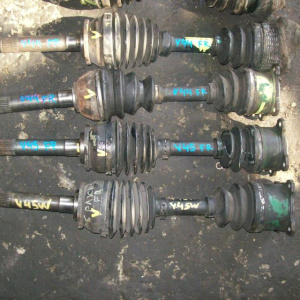 Привод Mitsubishi V25W Pajero 6G74 перед, прав