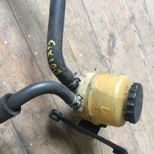 Бачок Гидроусилителя TOYOTA GX100 с патрубками