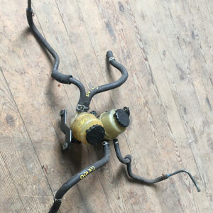 Бачок Гидроусилителя TOYOTA GX100 с патрубками