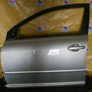 Дверь боковая TOYOTA Avensis AZT250 перед, лев (цена за голое железо)