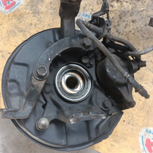 Ступица TOYOTA KCH16W/VCH16W Hiace Granvia перед, лев 4WD ABS