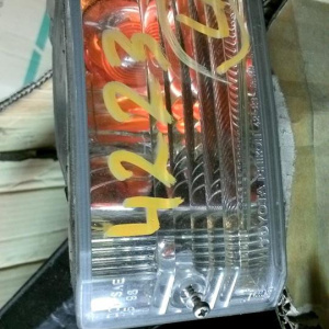 Повторитель в бампер TOYOTA лев RAV4 ZCA25