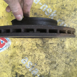 Диск тормозной TOYOTA AE100/AE101/EE100/CE100/AE110/AE111/EE110/EE111/AE114/AE115/CE110 F 238*22 51-22.  4351212350, 4351212360, 4351212580, 435121259