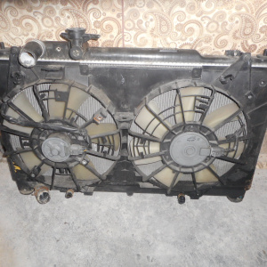 Радиатор охлаждения Mazda GGEP Atenza LF a/t дефект.