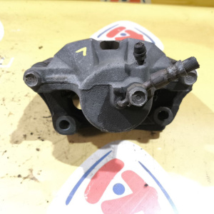 Суппорт Toyota GS171/GX110/GXE10/JCG10/JCG11/JKS175/JZS171/JZS175/JZX110/SXE10 перед, лев 47750-30440 ПОД ДИСК 275*25 (60-25) Mark II/Crown