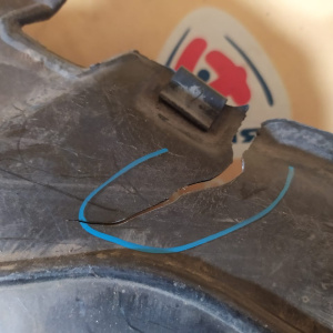 Подкрылок SUBARU Legacy BHE перед, прав Дефект 59110-AE020