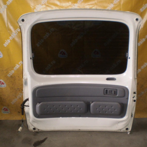 Дверь задняя TOYOTA Funcargo NCP20 спойлер