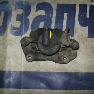 Суппорт Mitsubishi V24W/V44W Pajero перед, лев 1 поршень MB699358
