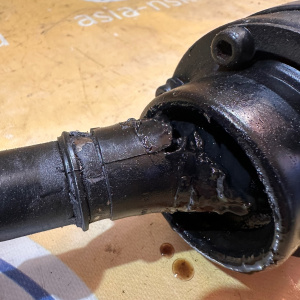 Кардан TOYOTA ZNE14/ZNE14G Wish 1ZZFE ДЕФЕКТ ПЫЛЬНИКА PE55 37100-68010