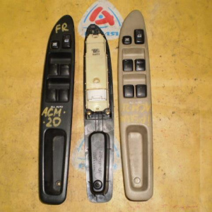 Пульт стеклоподъемника TOYOTA Ipsum ACM20 перед, прав