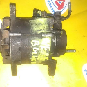 Генератор TOYOTA 2L 3 конт. вакуум сзади. Реле выносное 27030-54250 / 27030-54241