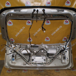 Дверь задняя TOYOTA Harrier MCU35 спойлер(голая)без стекла