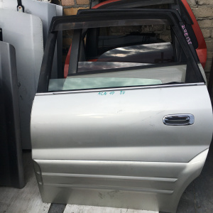 Дверь боковая TOYOTA Nadia SXN10 зад, лев [SU] (цена указана за голое железо)