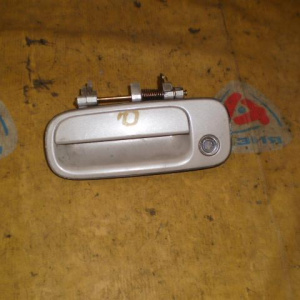 Ручка двери TOYOTA Vista SV40 перед, лев h/t