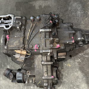 Раздатка Mitsubishi 4D56/6G72 Pajero V23 V44 a/t Super select длинна от акпп до конца флянца 535 мм. ( 23 зуба на акпп )( 26 зуб. на задний карда