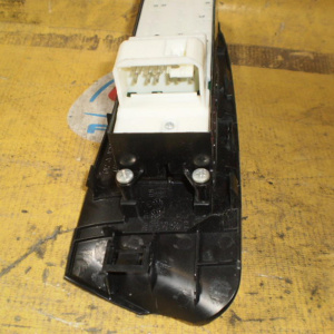 Пульт стеклоподъемника TOYOTA Rav4 ACA30 перед, прав RHD (большая фишка)