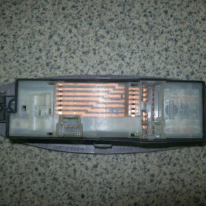 Пульт стеклоподъемника NISSAN Tino V10