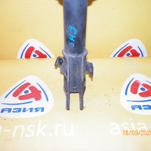 Стойка SUBARU SH5/SH9/SHJ/SHM Forester перед, прав Трещина на опоре.