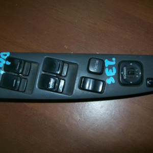 Пульт стеклоподъемника TOYOTA Crown JZS140