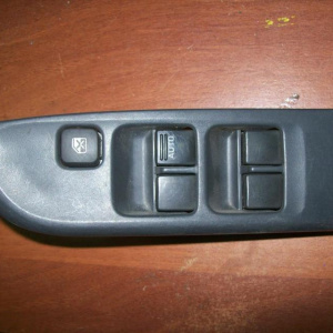 Пульт стеклоподъемника SUBARU Impreza GF1 перед, прав