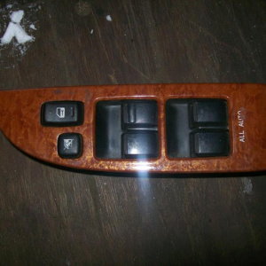 Пульт стеклоподъемника TOYOTA Brevis JCG10