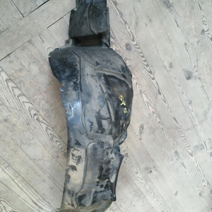 Подкрылок SUBARU Forester SF5 перед, лев дефект