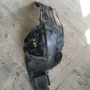 Подкрылок SUBARU Forester SF5 перед, лев дефект