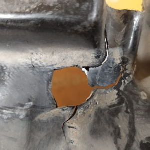 Подкрылок SUBARU Forester SF5 перед, лев дефект