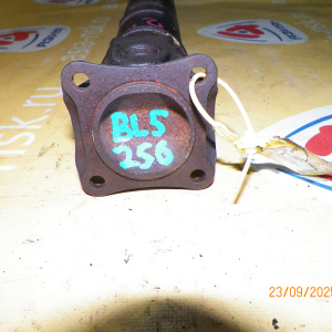 Кардан SUBARU BL5/BP5 EJ256 R На гранате. Длинна передней части от середины крестовины до подвестного-43.5 см.