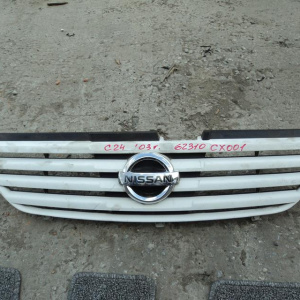 Решетка радиатора NISSAN Serena C24 '2001-2004