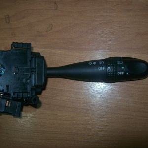 Блок подрулевых переключателей TOYOTA Vitz/Platz/Funcargo/Probox NCP10/NCP20/NCP50 R [повороты] с туман.