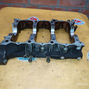 Поддон ДВС Suzuki H25A-104769 Escudo/Grand Vitara TD62W номерная крышка коленвала ( нижняя часть блока )