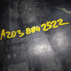 Подкрылок Mercedes C-Class W203/S203 перед, прав 4Matic (задняя часть) A2038842522