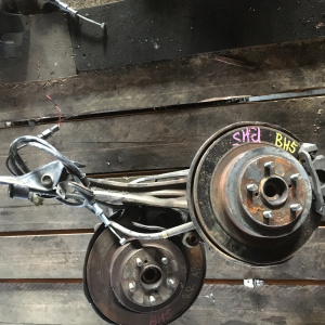Ступица SUBARU BH5, BHE зад, лев ABS 4WD Чугун.Не вентилируемый DISK