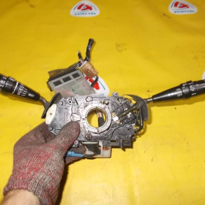 Блок подрулевых переключателей TOYOTA Camry/Vista #V3#