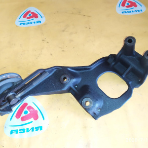 Крепление компрессора кондиционера / натяжитель Toyota 7K Lite Ace Noah/Town Ace Noah KR42 ( 285 ) 88431-28080 + 88440-35010 + 90105-08099