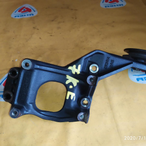 Крепление компрессора кондиционера / натяжитель Toyota 7K Lite Ace Noah/Town Ace Noah KR42 ( 285 ) 88431-28080 + 88440-35010 + 90105-08099