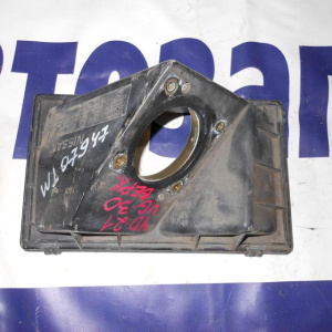 Корпус воздушного фильтра NISSAN YD21 VG30 Terrano (верх. часть)
