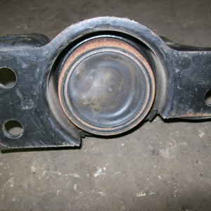 Подушка двигателя Nissan MR18 C11 перед, прав 11210-ED800