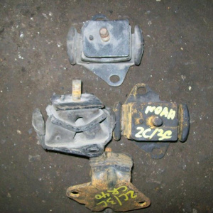 Подушка двигателя Toyota 2C/3C Lite Ace Noah/Town Ace Noah CR40/50 прав=лев