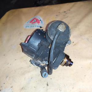 Трамблер Toyota 1E/2E/3E Corolla/Starlet/Tercel EE100/EE110/EP80/EP90/EL40/EL50 2 конт. дефект крышки и корпуса ( карбюратор ) General 19020-11320