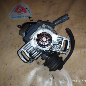 Трамблер Toyota 1E/2E/3E Corolla/Starlet/Tercel EE100/EE110/EP80/EP90/EL40/EL50 2 конт. дефект крышки и корпуса ( карбюратор ) General 19020-11320