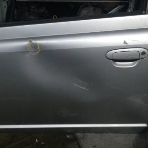 Дверь боковая TOYOTA Vitz /Platz NCP10 перед, лев 5door Дефект (цена за голое железо)