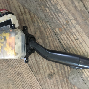 Блок подрулевых переключателей TOYOTA Prius NHW10 R