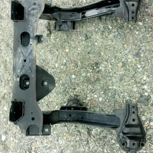 Балка NISSAN E51 Elgrand VQ35 F 2WD