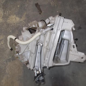 Печка TOYOTA ZRE152 Auris салонная (радиатор печки+рад.конд.)