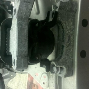 Подушка двигателя Toyota 2GR Rav4 GSA33 '2006 перед, прав