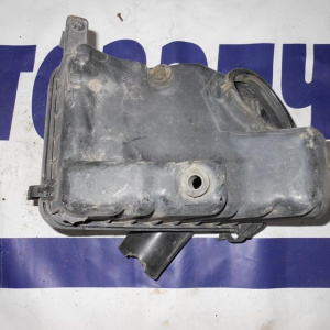 Корпус воздушного фильтра TOYOTA AE/EE100 (17701-15260) деф.крепл.жгута