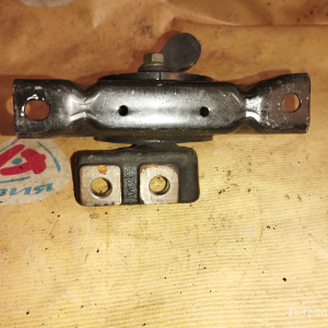 Подушка двигателя Mazda FP/FS Capella GF8P/GW8W 2WD a/t ДЕФЕКТ перед, прав ( 0A07 ) G15C-39-060