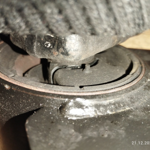 Подушка двигателя Mazda FP/FS Capella GF8P/GW8W 2WD a/t ДЕФЕКТ перед, прав ( 0A07 ) G15C-39-060